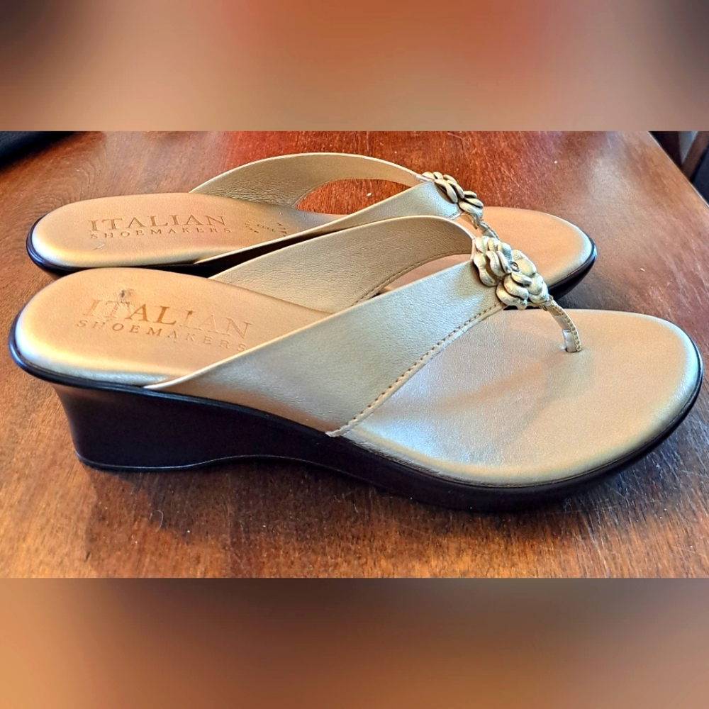 Italian Shoemakers Gold Wedge Sandals 8